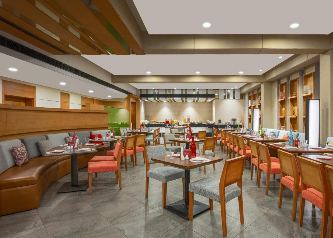 Ginger Kochi Mg Road Hotel Exterior photo