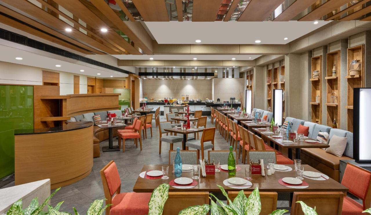 Ginger Kochi Mg Road Hotel Exterior photo