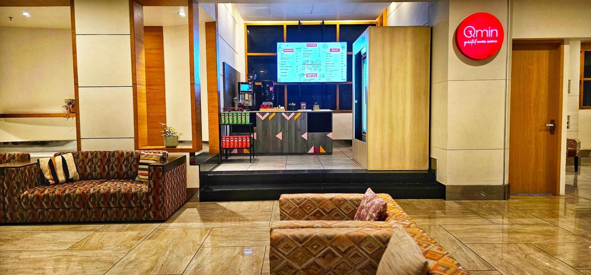 Ginger Kochi Mg Road Hotel Exterior photo