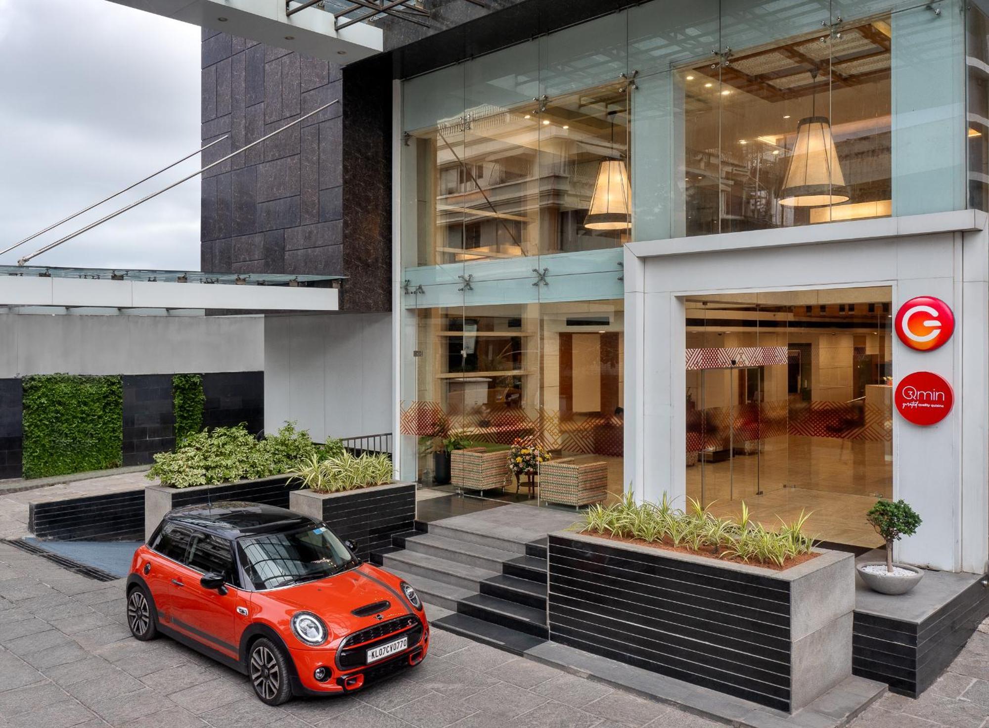Ginger Kochi Mg Road Hotel Exterior photo