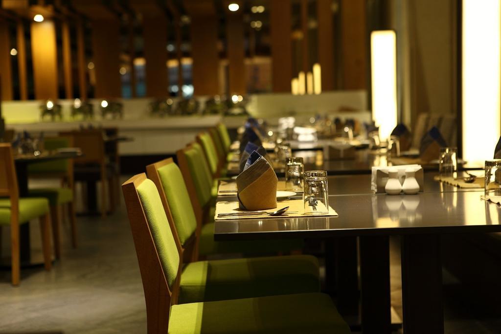 Ginger Kochi Mg Road Hotel Exterior photo
