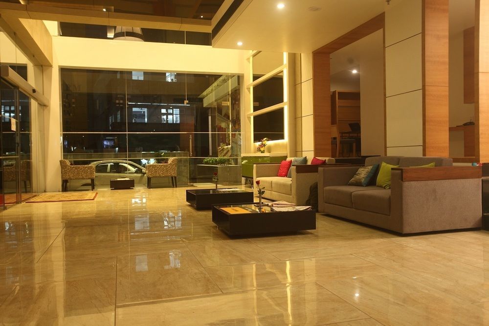 Ginger Kochi Mg Road Hotel Exterior photo