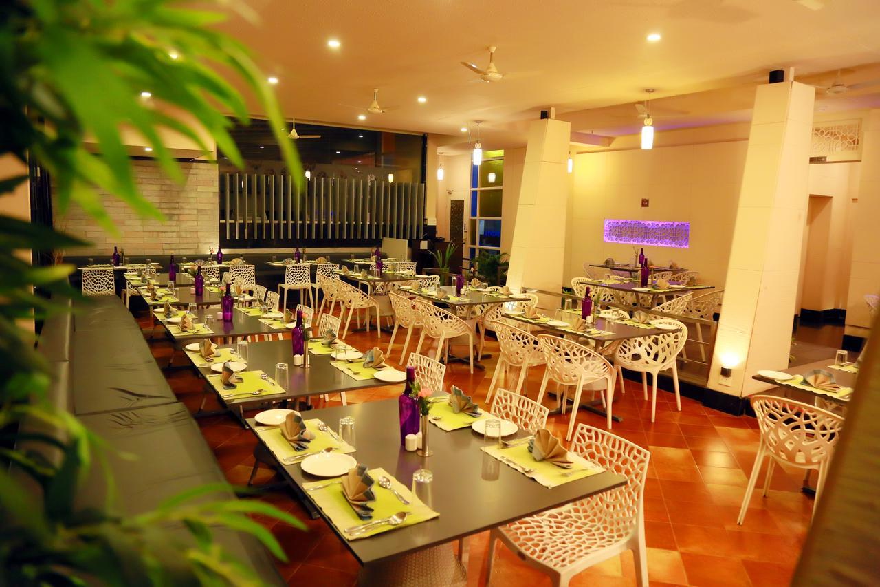 Ginger Kochi Mg Road Hotel Exterior photo